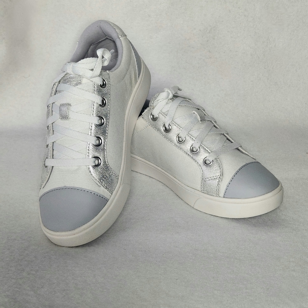 UGG K Calix Glitter Lace Up Sneakers Iconic UGG Logo On Footbed Tongue Heel